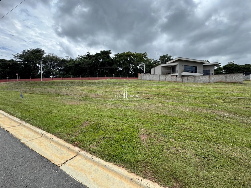 Lote no Jardins Barcelona  - Lote com  324,00 m² - Valor R$ 350.000,00