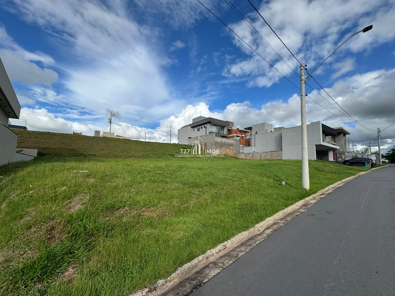 Lote Jardins Capri, sem vizinho de frente, com 315,00 m² - Quitado