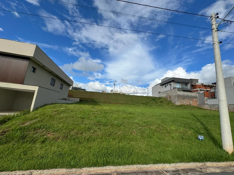 Lote Jardins Capri, sem vizinho de frente, com 315,00 m² - Quitado: 2ª foto da galeria de imagens do imóvel