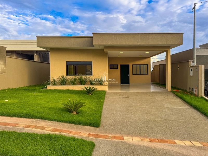 Casa subtérrea localizada no Condomínio Vale Verde.