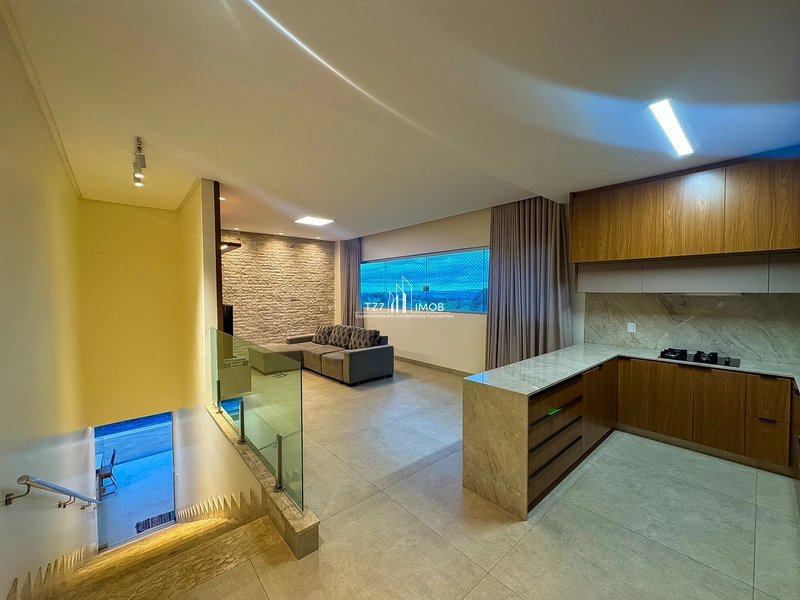 Casa Subtérrea com 4 Quartos sendo 2 suítes  + 1 home office.: 9ª foto da galeria de imagens do imóvel