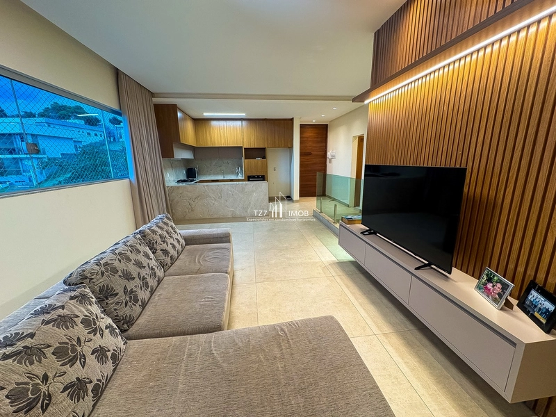 Casa Subtérrea com 4 Quartos sendo 2 suítes  + 1 home office.: 6ª foto da galeria de imagens do imóvel