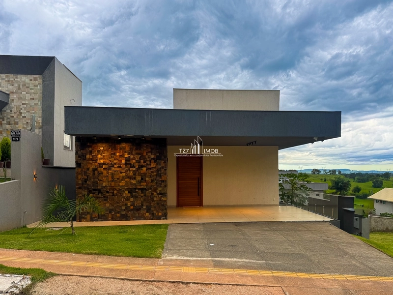 Casa Subtérrea com 4 Quartos sendo 2 suítes  + 1 home office.