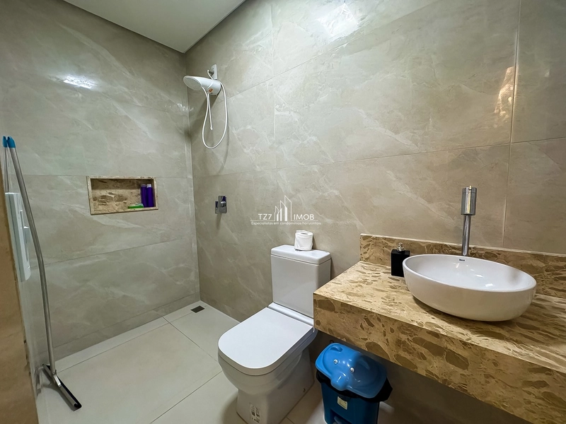 Casa Subtérrea com 4 Quartos sendo 2 suítes  + 1 home office.: 16ª foto da galeria de imagens do imóvel