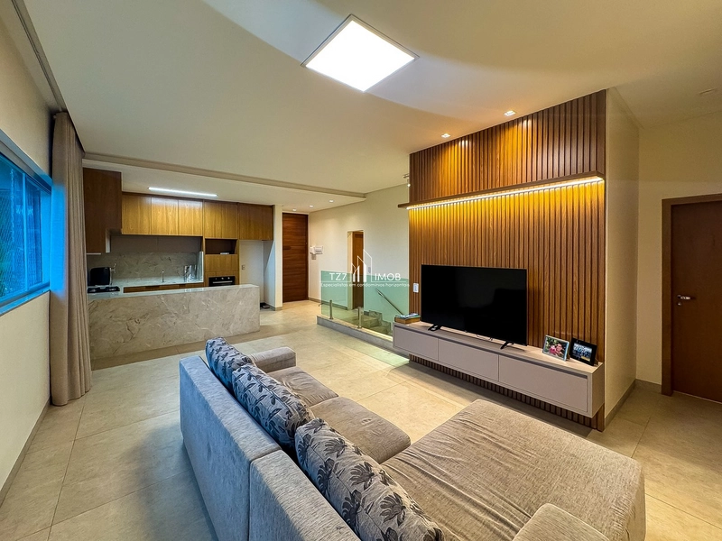 Casa Subtérrea com 4 Quartos sendo 2 suítes  + 1 home office.: 5ª foto da galeria de imagens do imóvel