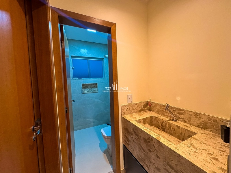 Casa Subtérrea com 4 Quartos sendo 2 suítes  + 1 home office.: 12ª foto da galeria de imagens do imóvel