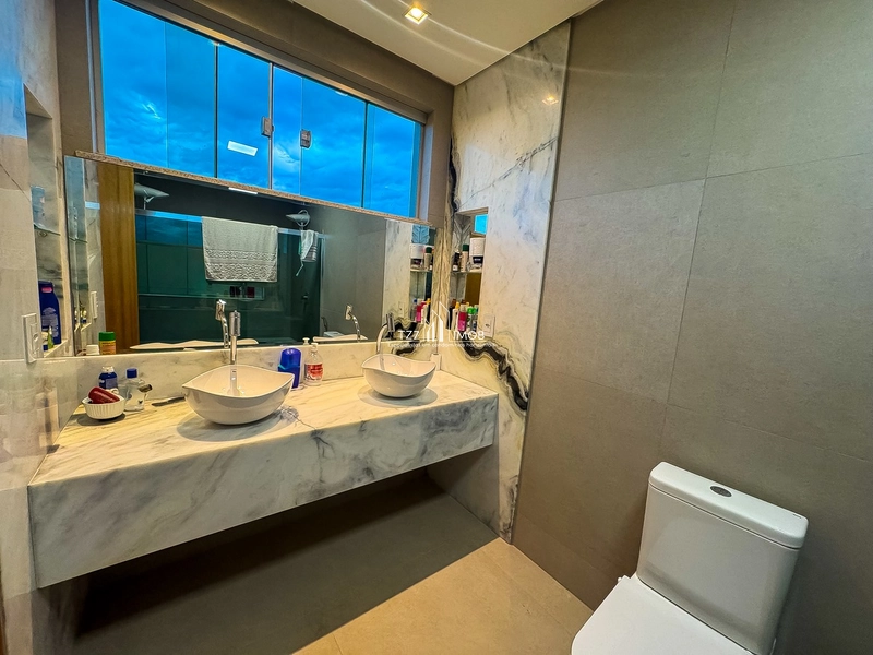 Casa Subtérrea com 4 Quartos sendo 2 suítes  + 1 home office.: 28ª foto da galeria de imagens do imóvel