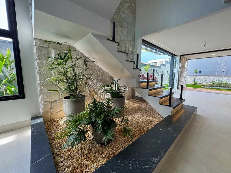 Sobrado com 4 suítes plenas, incluindo uma térrea e uma master...: 7ª foto da galeria de imagens do imóvel