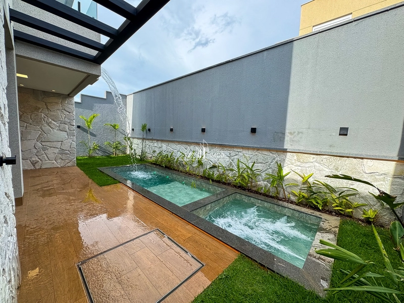 Sobrado com 4 suítes plenas, incluindo uma térrea e uma master...: 15ª foto da galeria de imagens do imóvel