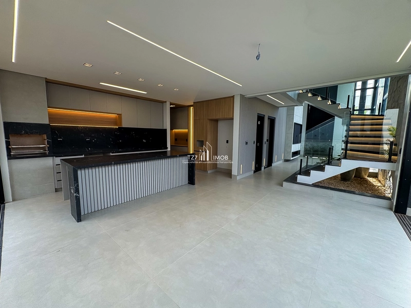 Sobrado com 4 suítes plenas, incluindo uma térrea e uma master...: 10ª foto da galeria de imagens do imóvel