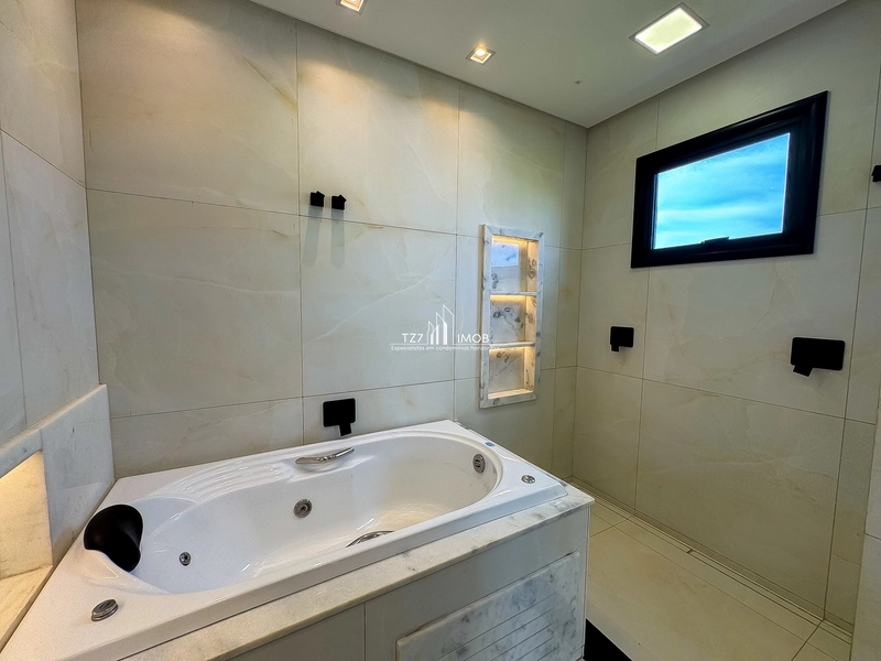 Sobrado com 4 suítes plenas, incluindo uma térrea e uma master...: 33ª foto da galeria de imagens do imóvel