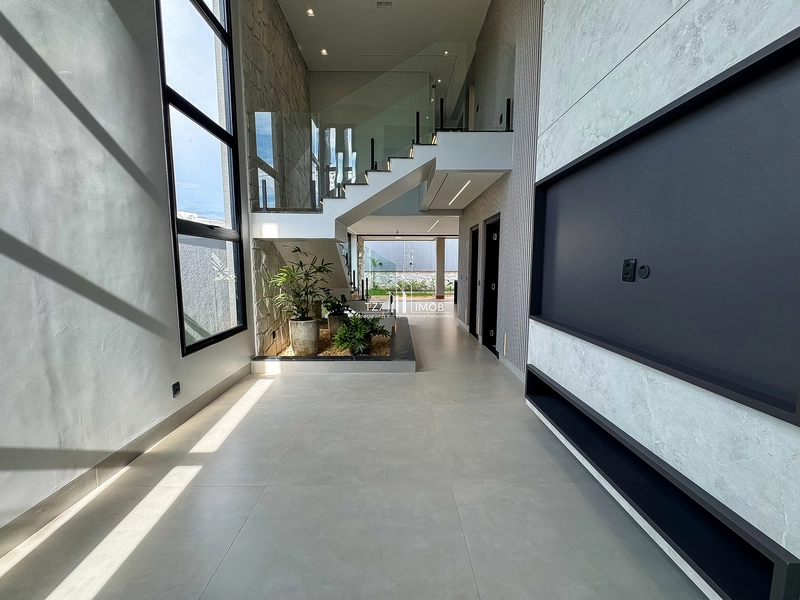 Sobrado com 4 suítes plenas, incluindo uma térrea e uma master...: 5ª foto da galeria de imagens do imóvel