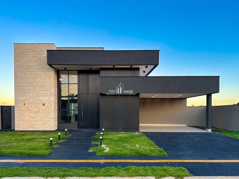 Casa Térrea com 340 m², com 4 Quartos.