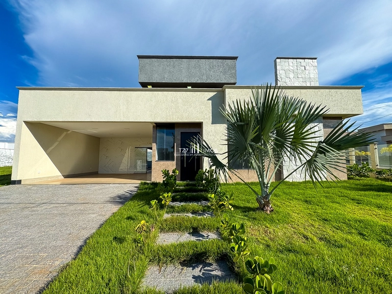 Casa Térrea de esquina, com 3 Suítes Plenas.