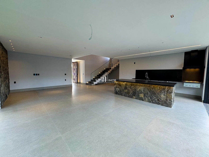 Sobrado com 4 suítes plenas, sendo uma no térreo.: 7ª foto da galeria de imagens do imóvel