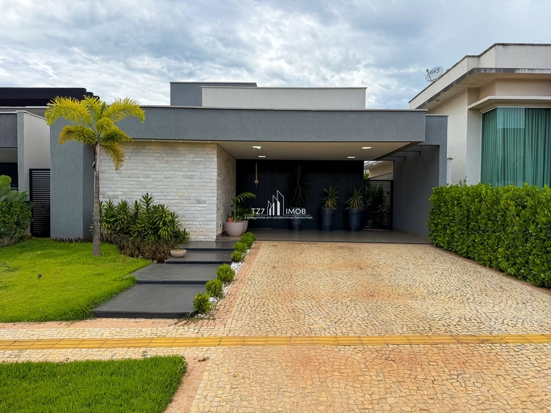 Casa Térrea com 3 Suítes Plenas + Home Office, Semi Mobiliada.