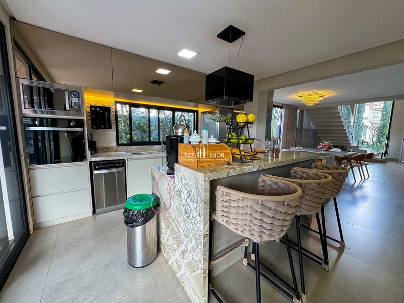 Sobrado com 4 suítes plenas, incluindo uma master.: 9ª foto da galeria de imagens do imóvel