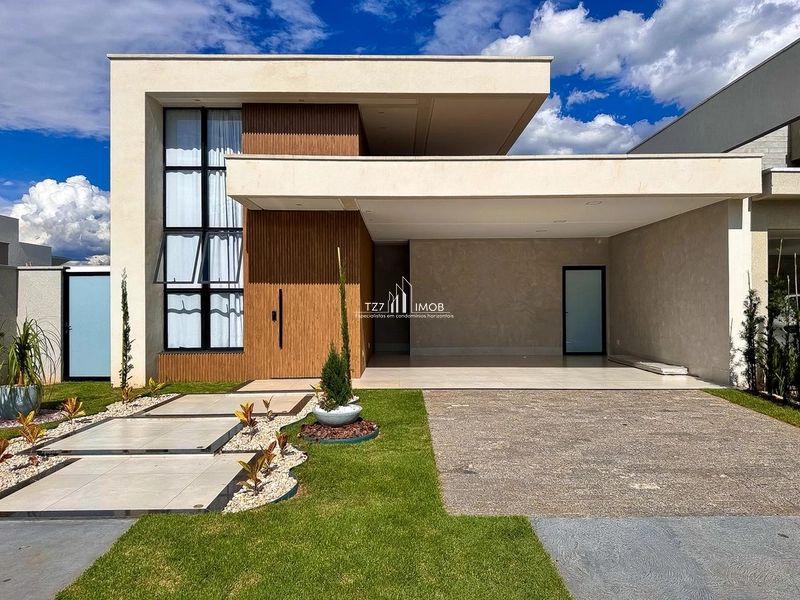 Casa térrea sendo 4 Quartos sendo 2 suítes independentes.