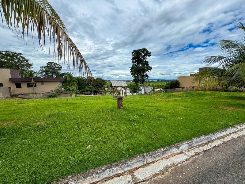 Lote em oportunidade no Condomínio Vale Verde, com 391,50 m²: 3ª foto da galeria de imagens do imóvel