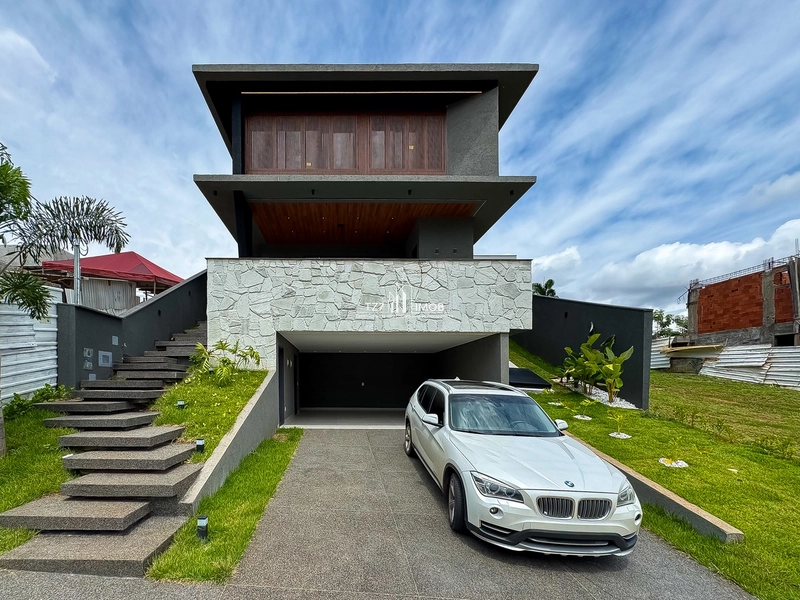 Casa Triplex com 3 suítes plenas, localizada no Jardins Barcelona.: 1ª foto da galeria de imagens do imóvel