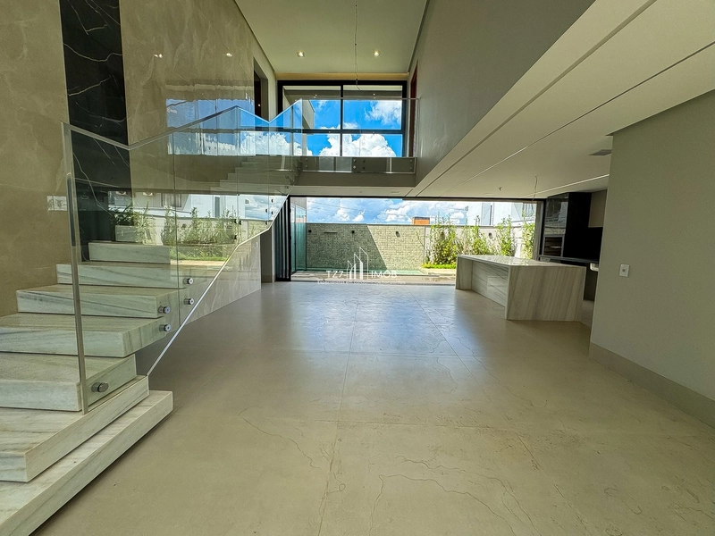 Sobrado com 4 suítes plenas, sendo 1 suíte no térreo e 1 suíte master.: 5ª foto da galeria de imagens do imóvel