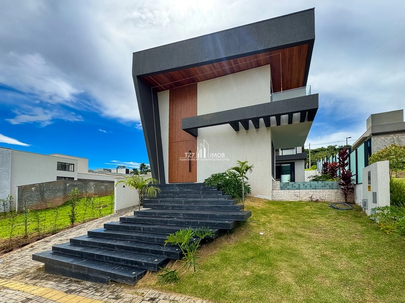Casa térrea com 4 suítes plenas, incluindo uma suíte master.: 2ª foto da galeria de imagens do imóvel