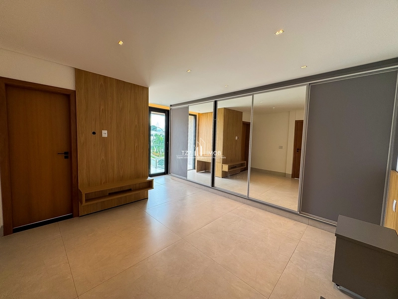 Casa térrea com 4 suítes plenas, incluindo uma suíte master.: 27ª foto da galeria de imagens do imóvel