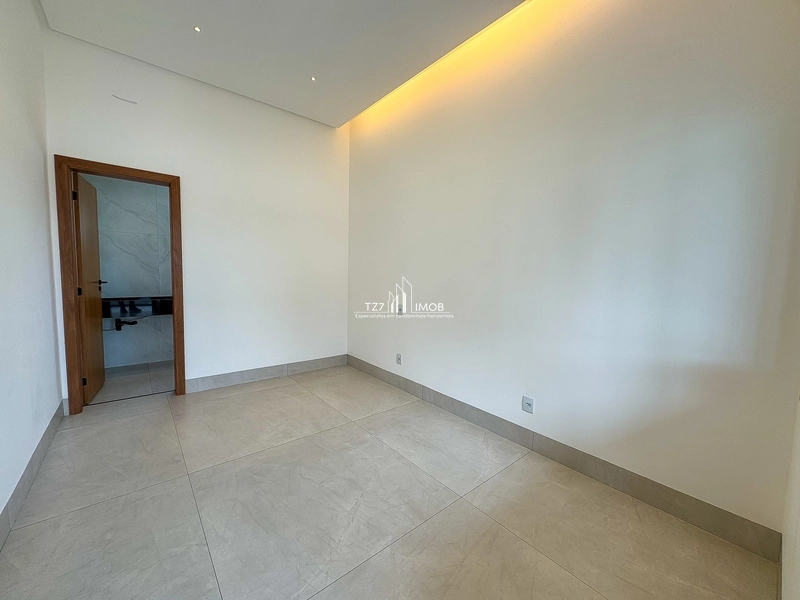 Casa térrea com 4 suítes plenas, incluindo uma suíte master.: 24ª foto da galeria de imagens do imóvel