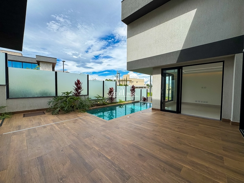 Casa térrea com 4 suítes plenas, incluindo uma suíte master.: 7ª foto da galeria de imagens do imóvel