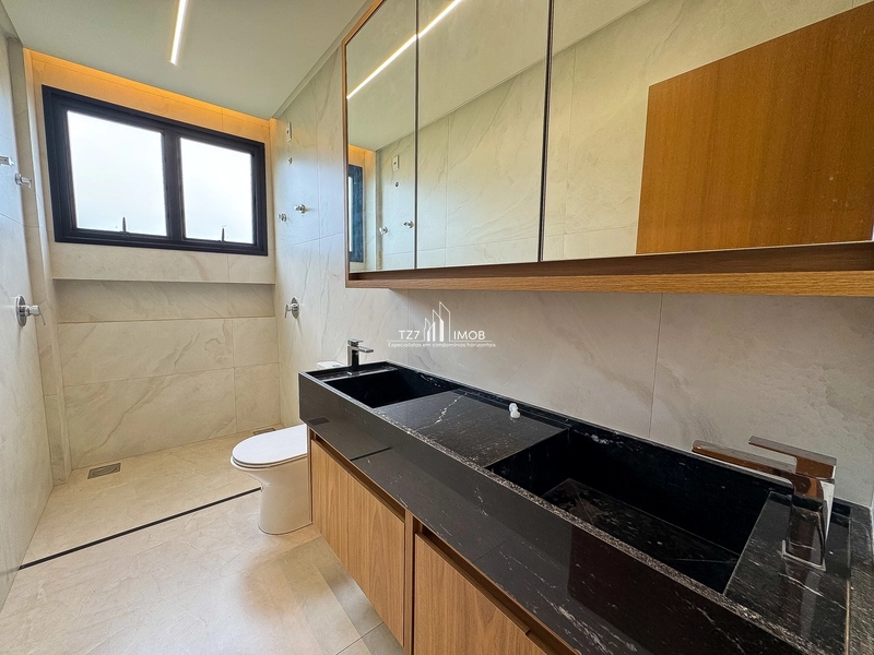 Casa térrea com 4 suítes plenas, incluindo uma suíte master.: 32ª foto da galeria de imagens do imóvel