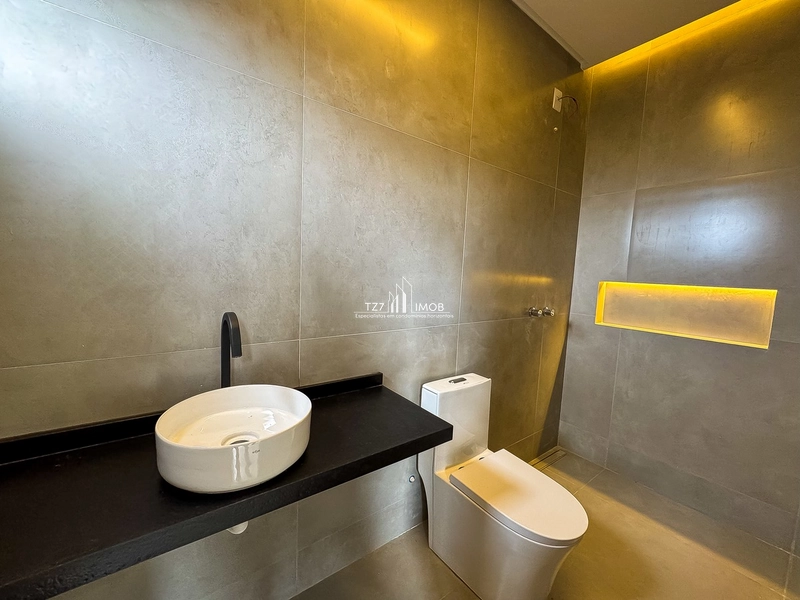 Sobrado de esquina com 4 suítes plenas, sendo 2 no pavimento superior.: 15ª foto da galeria de imagens do imóvel