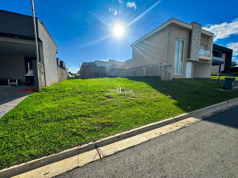 Oportunidade Jardins Nápoles - Lote plano, Quitado e Registrado.: 3ª foto da galeria de imagens do imóvel