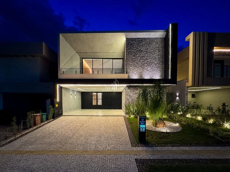 Sobrado com 4 suítes plenas, incluindo 1 suíte master com closet...: 1ª foto da galeria de imagens do imóvel