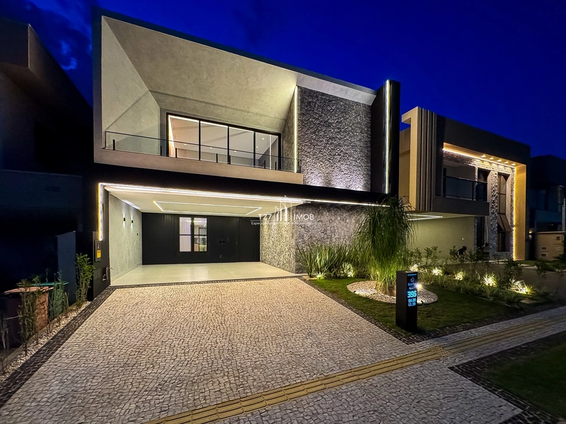 Sobrado com 4 suítes plenas, incluindo 1 suíte master com closet...: 3ª foto da galeria de imagens do imóvel