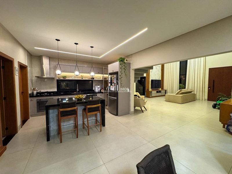 Sobrado com 4 suítes no condomínio Jardins Barcelona em Goiânia.: 9ª foto da galeria de imagens do imóvel