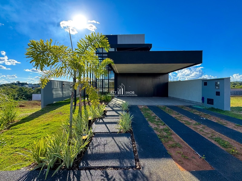 Sobrado Jardins Parma com 3 suítes plenas e armários na sala.: 1ª foto da galeria de imagens do imóvel