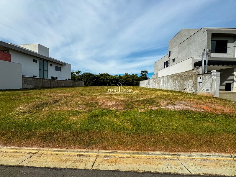 Lote Plano no Jardins Nápoles com 360,22 m² -: 1ª foto da galeria de imagens do imóvel