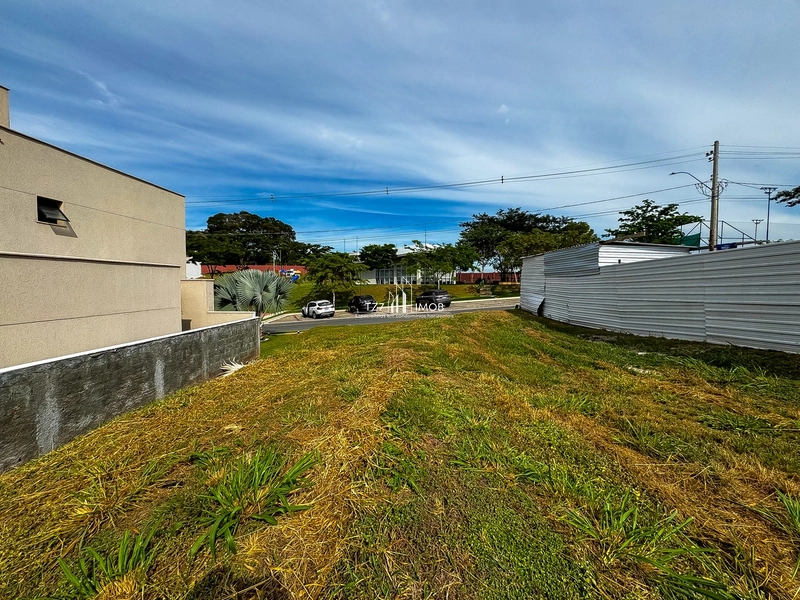 Lote de esquina no Jardins Nápoles com 368,79 m²: 5ª foto da galeria de imagens do imóvel