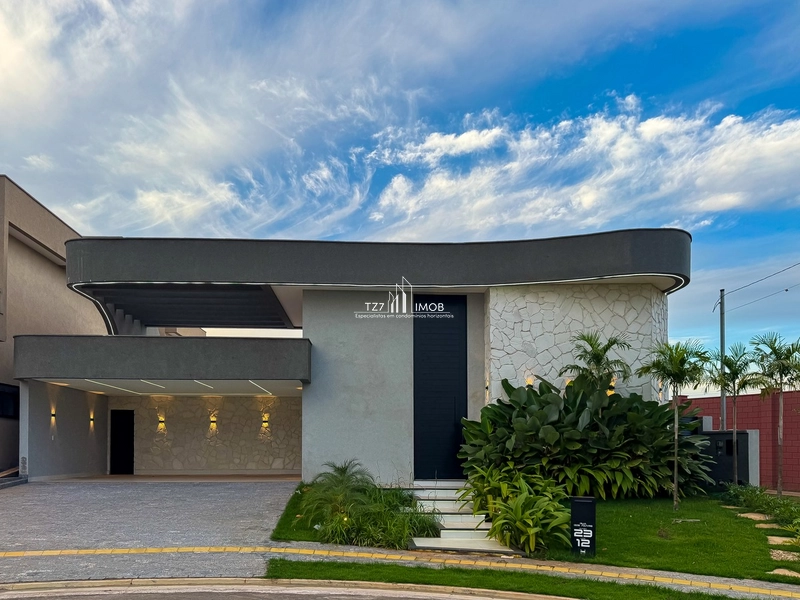 Casa térrea com 4 suítes, automação completa.