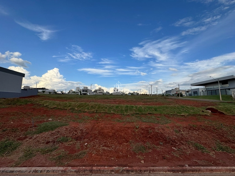 Lote Condomínio Jardins Parma, com 250,00 m² - Quitado e Registrado.