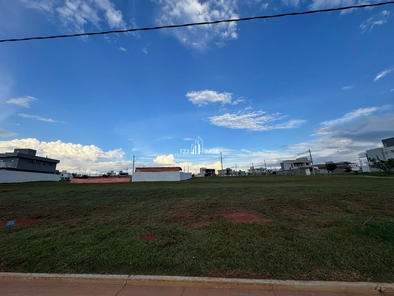 Lote Condomínio Jardins Parma, com 278,00 m² - Quitado e Registrado.: 2ª foto da galeria de imagens do imóvel