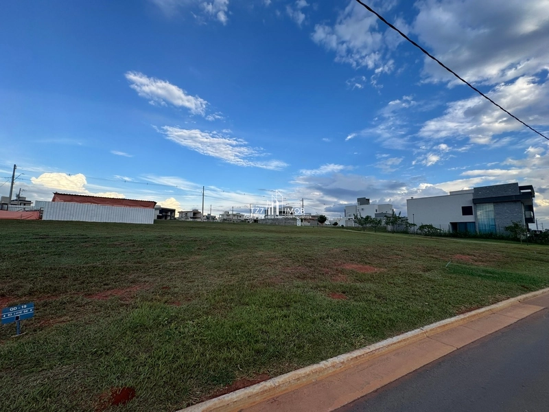 Lote Condomínio Jardins Parma, com 278,00 m² - Quitado e Registrado.: 3ª foto da galeria de imagens do imóvel