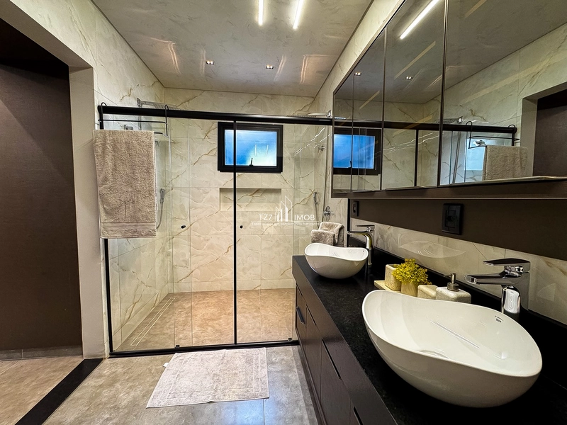Sobrado mobiliado com 4 suítes plenas, incluindo uma master com closet: 34ª foto da galeria de imagens do imóvel