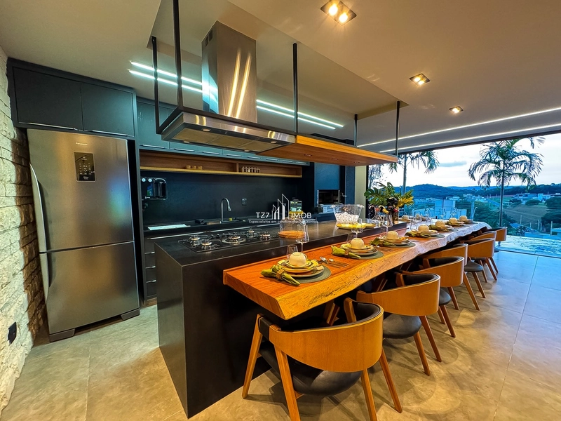 Sobrado mobiliado com 4 suítes plenas, incluindo uma master com closet: 10ª foto da galeria de imagens do imóvel