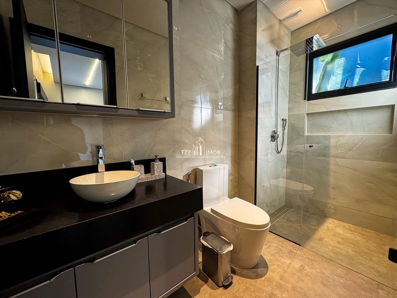 Sobrado mobiliado com 4 suítes plenas, incluindo uma master com closet: 24ª foto da galeria de imagens do imóvel