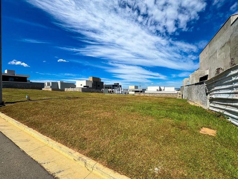 Lote Jardins Bolonha, Lote com 300,00m² - Quitado e Registrado.: 1ª foto da galeria de imagens do imóvel
