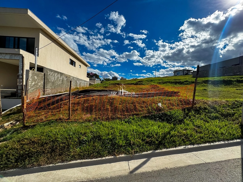 Oportunidade no Jardins Nápoles, lote sem vizinho de frente.: 1ª foto da galeria de imagens do imóvel