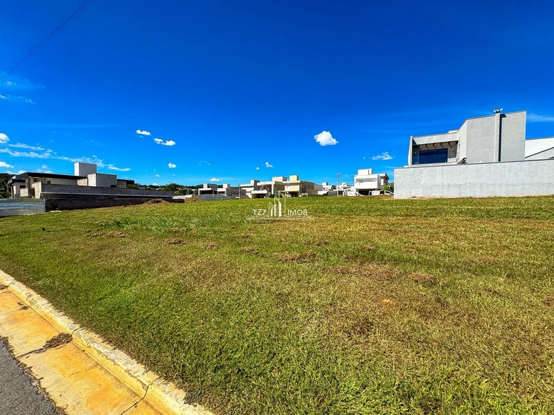 Lote Jardins Porto - Lote com 318,27 m² - Quitado R$ 285.000,00: 3ª foto da galeria de imagens do imóvel