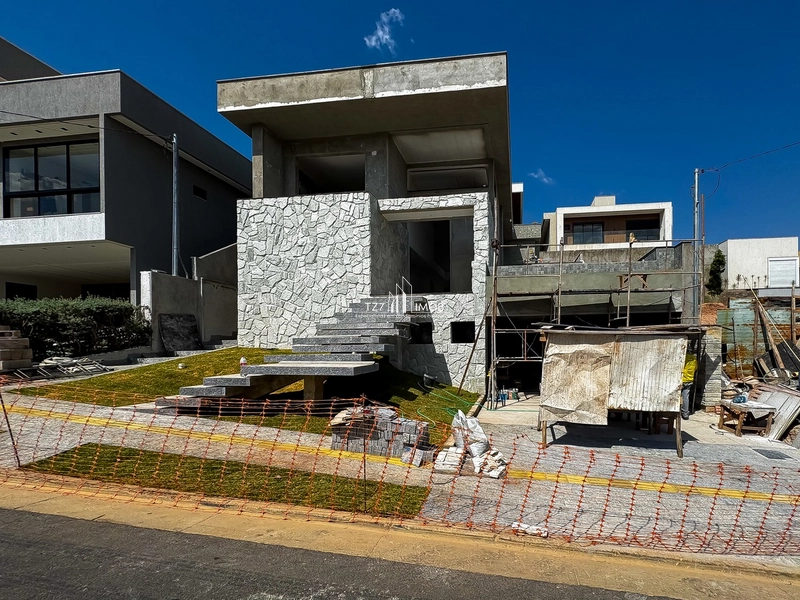 Casa de alto padrão com 4 suítes plenas, completa em armários na sala.: 3ª foto da galeria de imagens do imóvel