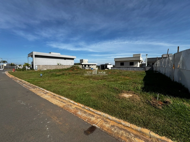 Lote Jardins Capri, sem vizinho de frente, com 261,00 m²: 3ª foto da galeria de imagens do imóvel